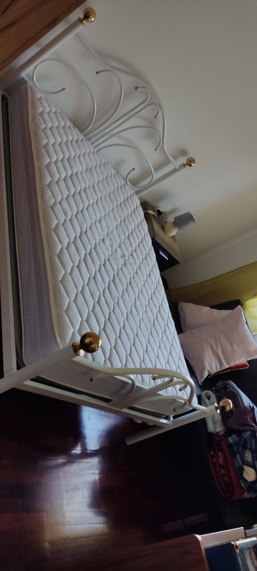 Vendo cama de casal com estrado