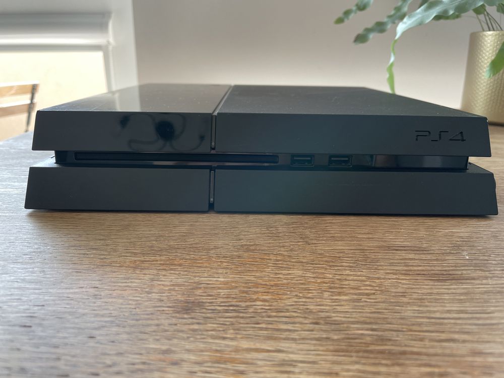 Konsola PS4 1TB pamięci stan bardzo dobry