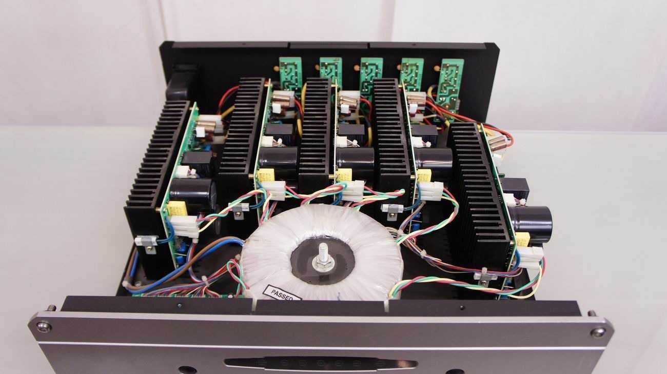 Підсилювач потужності Bi-Amp Roksan Caspian CA5C Ідеальний, грає все!