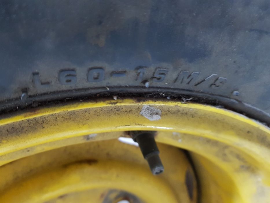 Pneus e jantes em bom estado