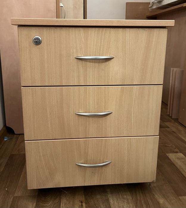 Тумба на колесах, тумбочка