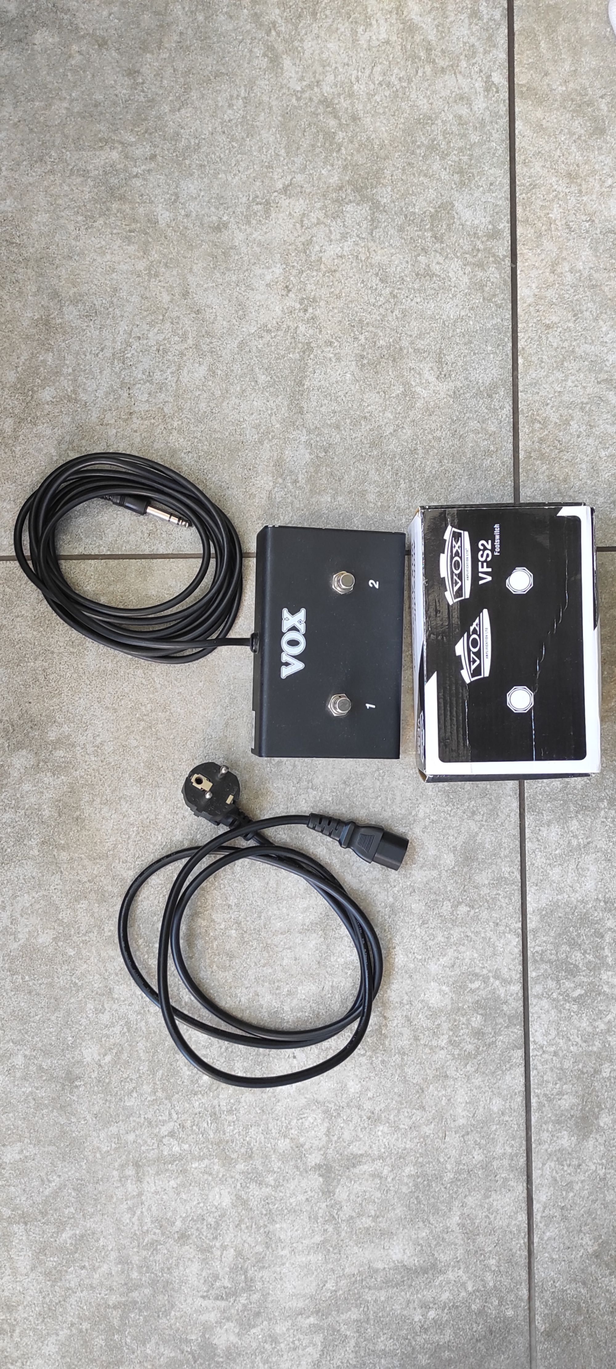 Wzmacniacz gitarowy VOX AV30 lampowo-tranzystorowy