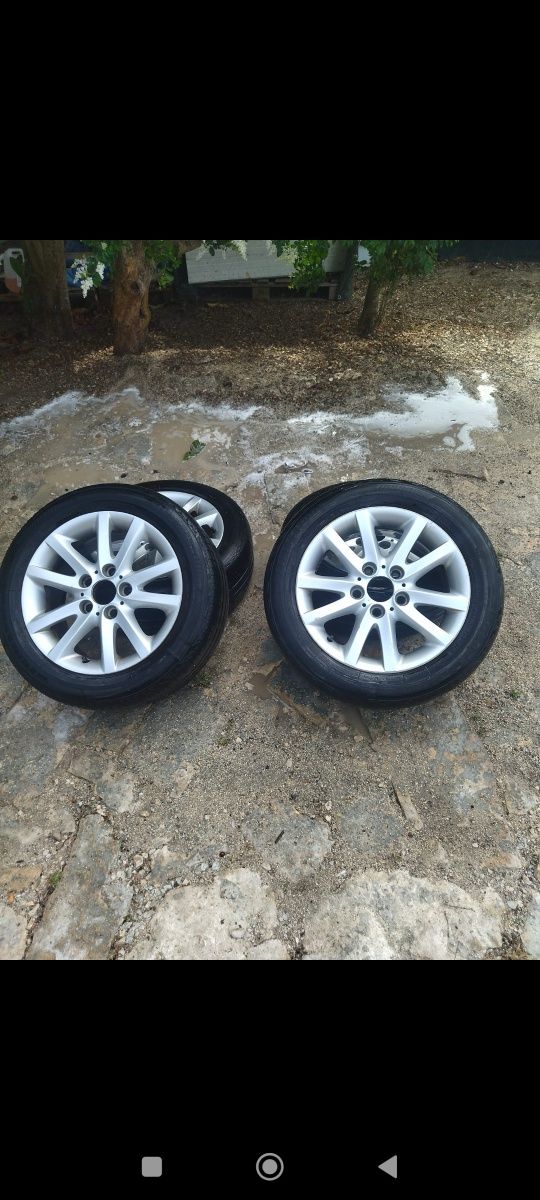 Jantes 16x120 com pneus em fim de vida