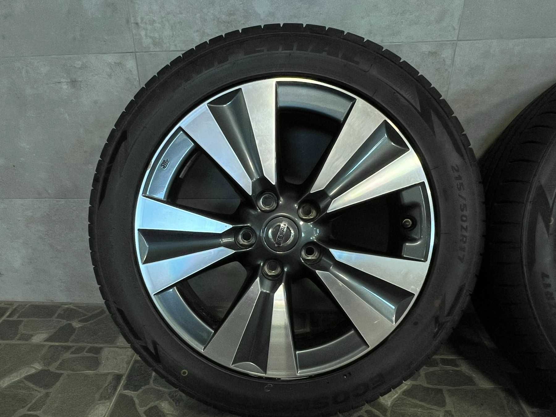 Оригинальные колеса Nissan 17/6 1/2J 45 5x114.3 с новой резиной.