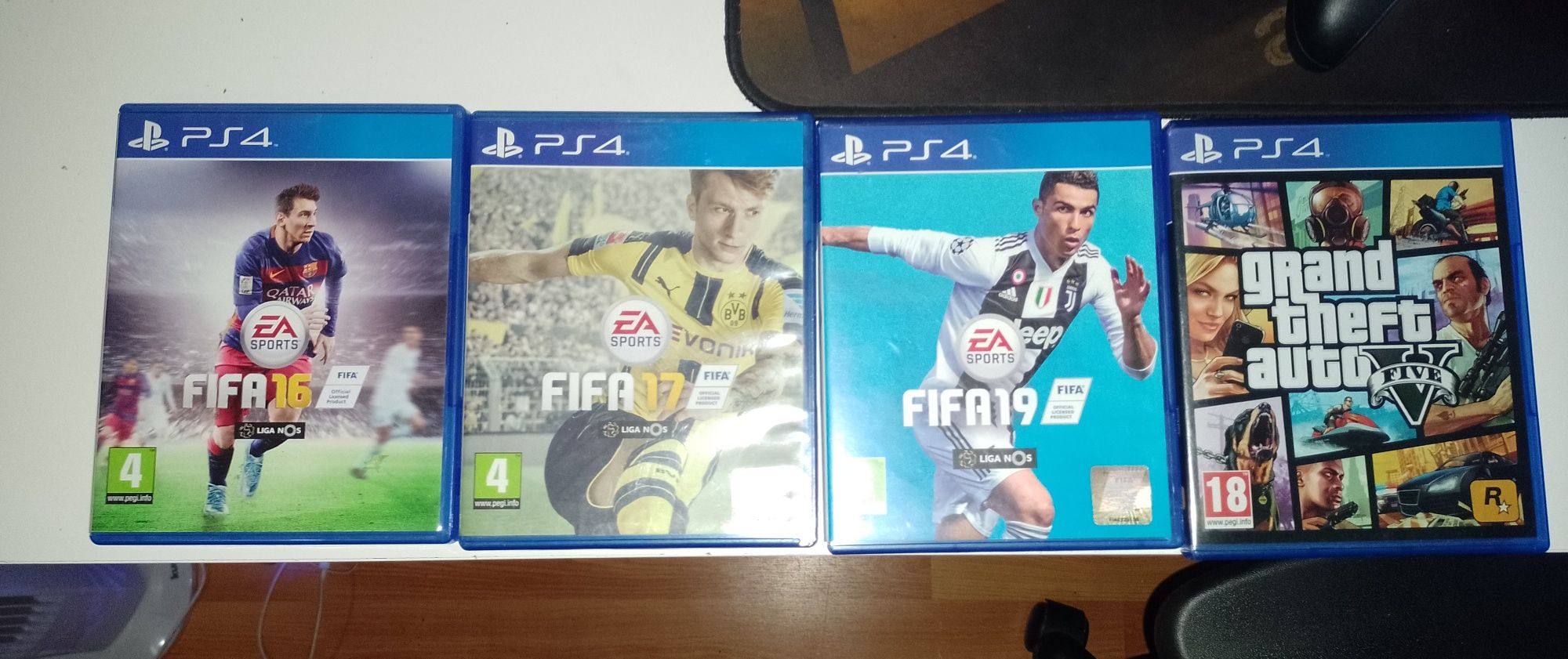 PlayStation 4 500 GB com jogos