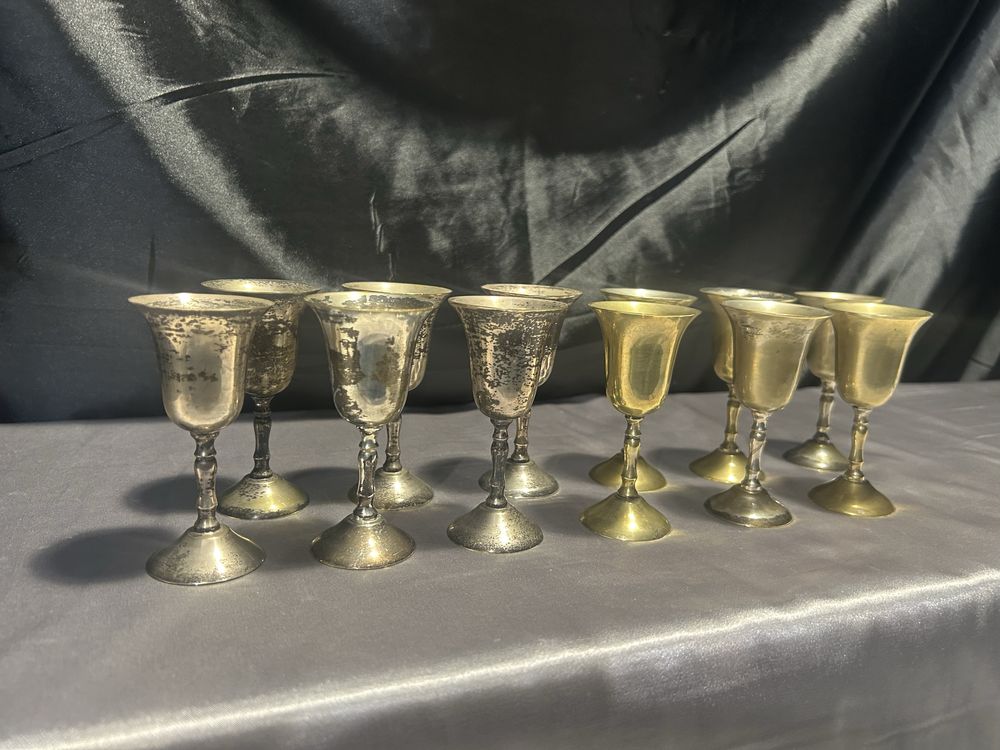 Zestaw 12 kieliszków metalowych mosiądz / srebrzenie – Eleganckie