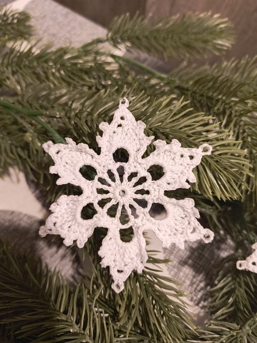 Śnieżynki, gwiazdki robione na szydełku,5 sztuk