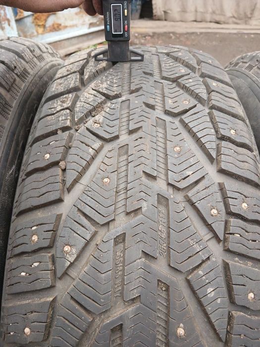 Зимние шины в шипе 265.65R17 2023года выпуска