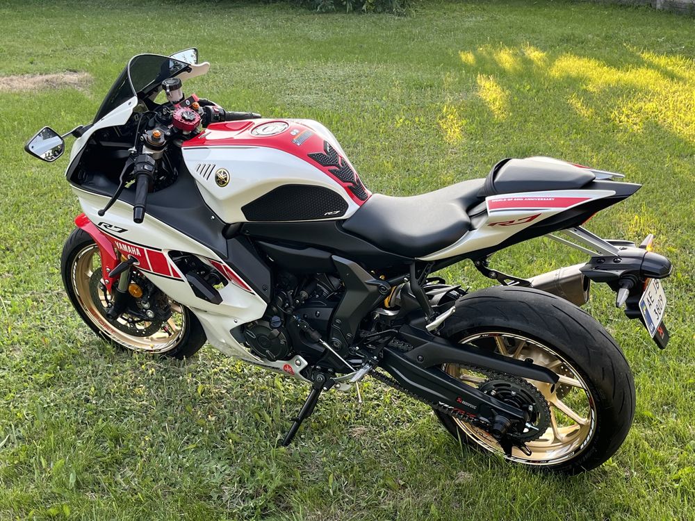 Спортбайк Yamaha YZF R7 2023 Akrapovic ямаха р7 мт-07 мт-09