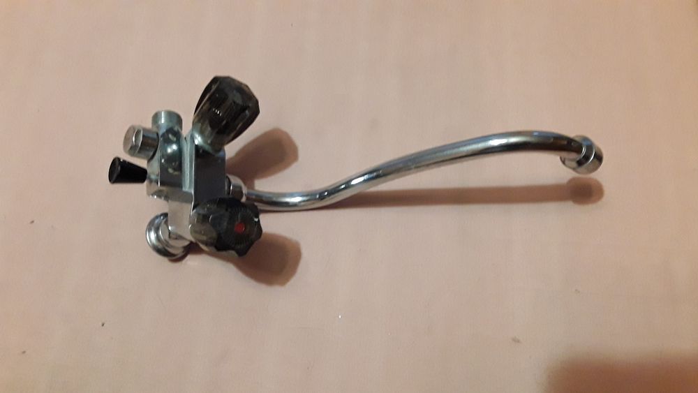 Смеситель и ручка для смесителя.