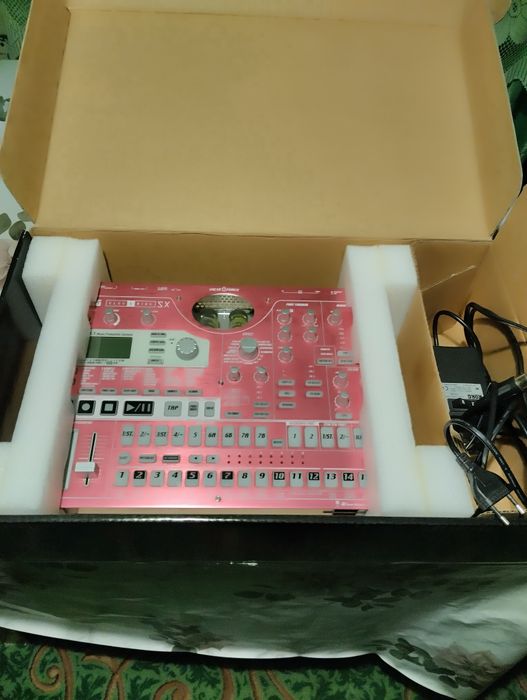 Продам korg esx 1 (сэмплер грувбокс драм машина)