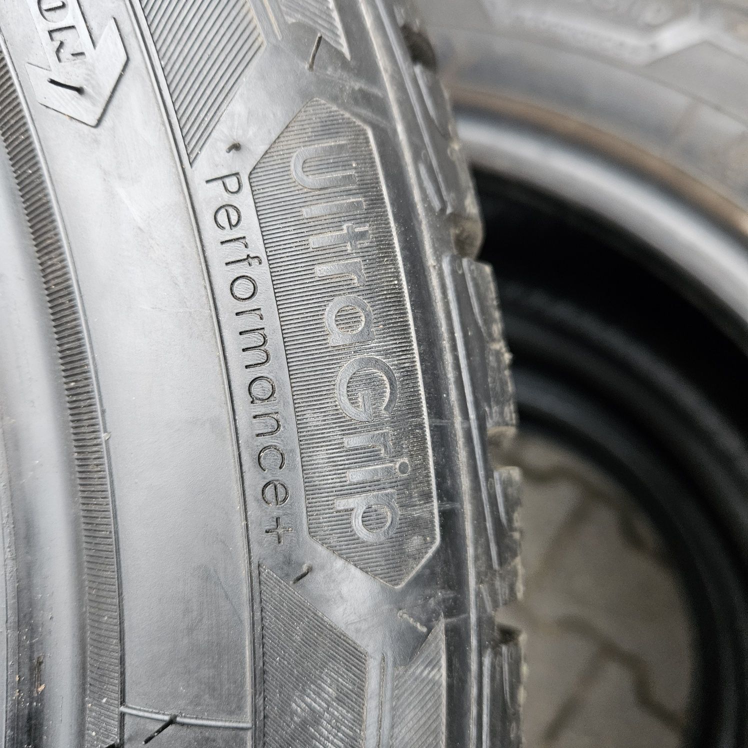 215/50R19 Goodyear UltraGrip Preformance + zimowe piękne 4szt rok2021