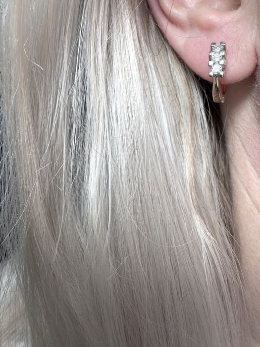 Золоті сережки з діамантами