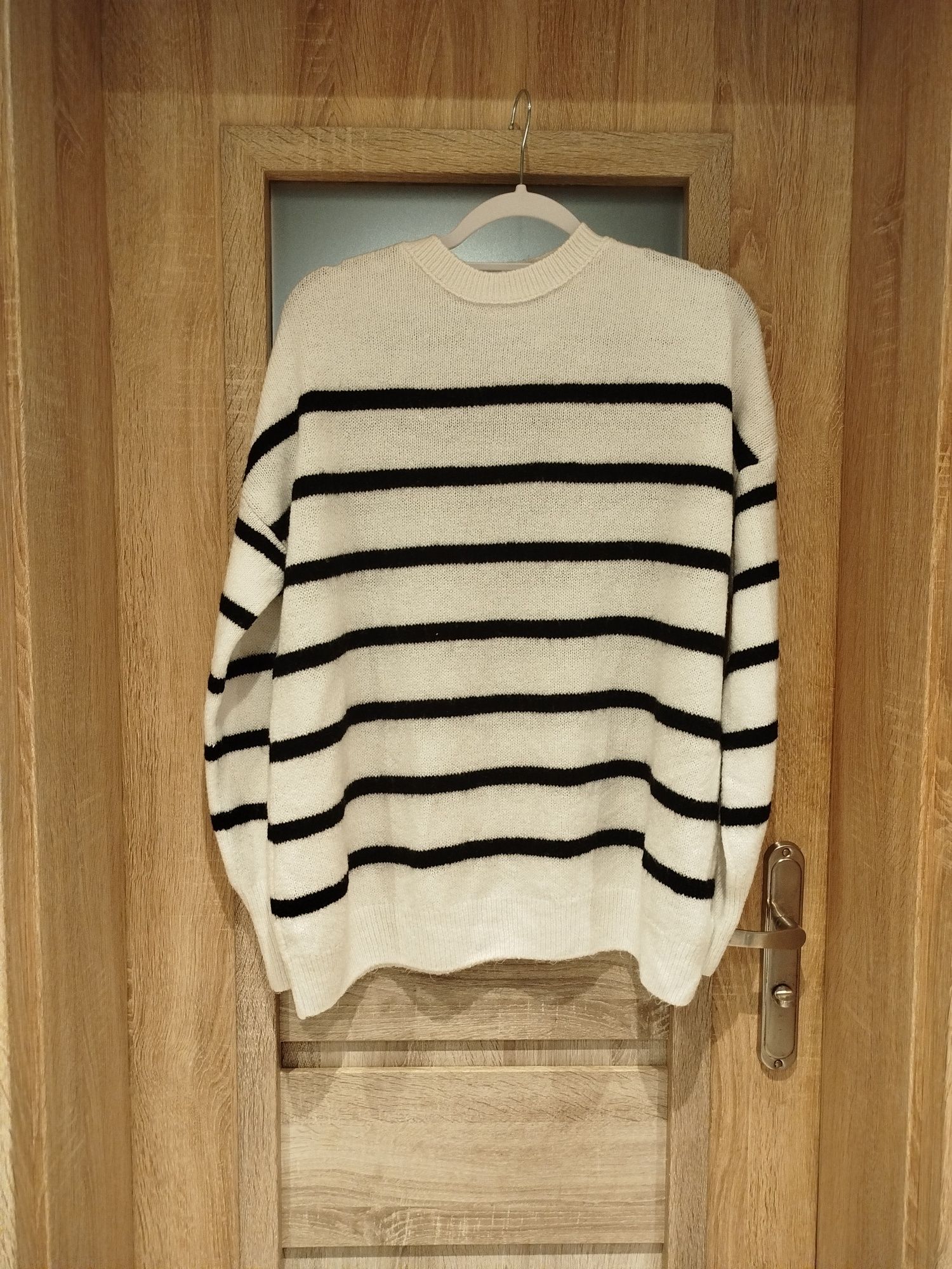 Sweter w paski oversize Sinsay S