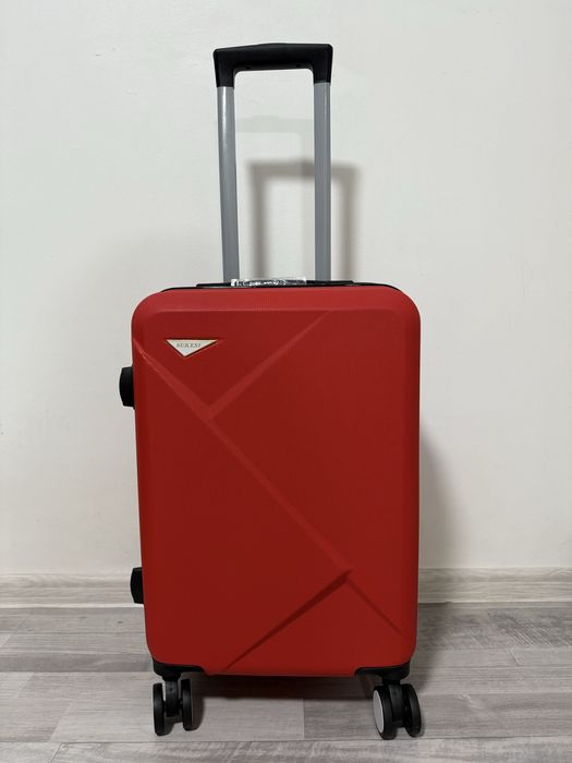 Продам ручну поклажу,нову валізу