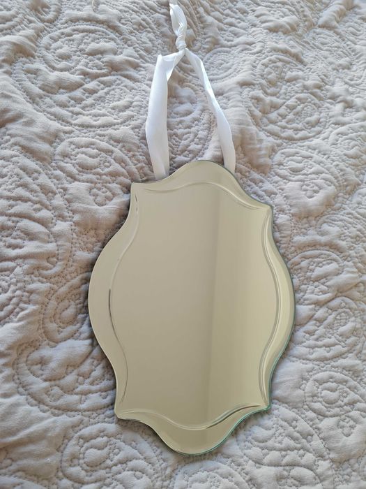 Lusterko Laura Ashley ozdobne na ścianę glamour