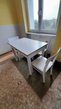 Stół kuchenny plus 4 krzesła komplet