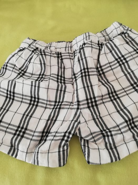Calções menina Chicco tamanho 5