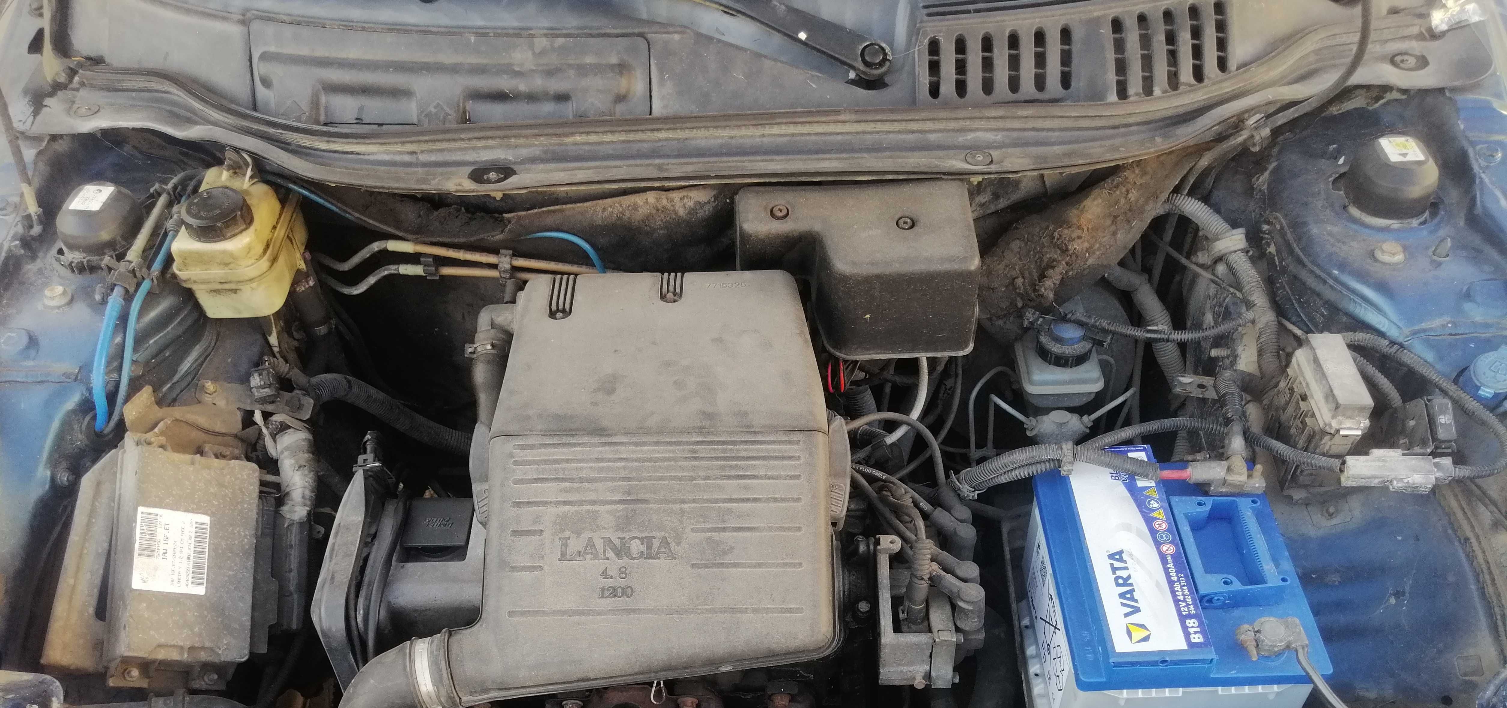 Lancia Ypsilon 1.2 motor fire