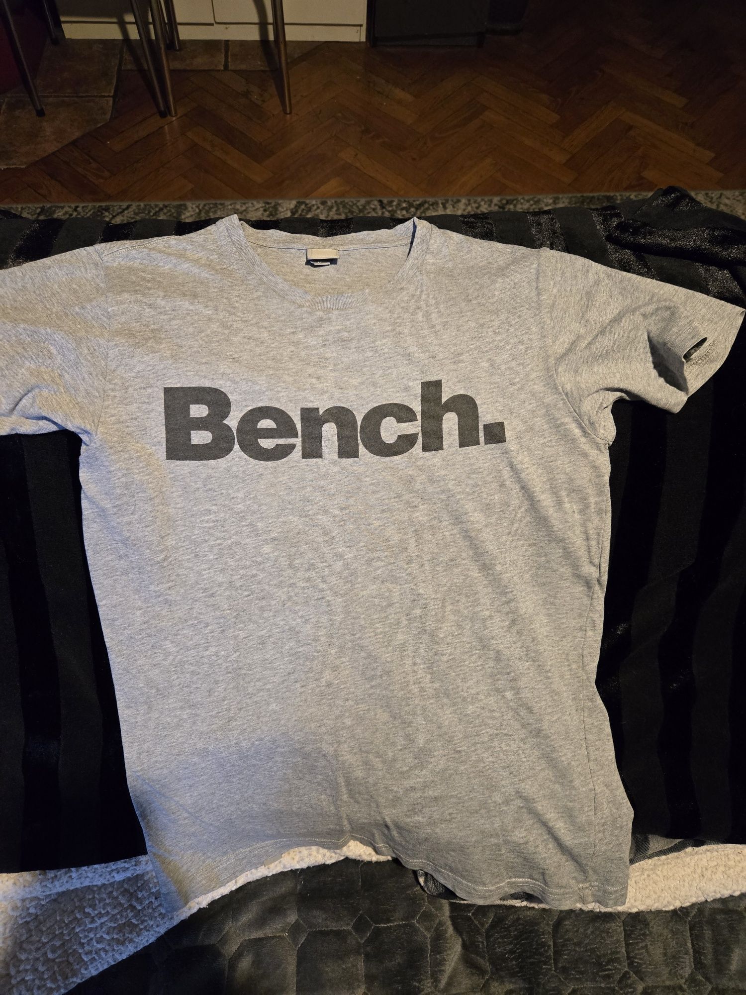 T-shirt męski szary.