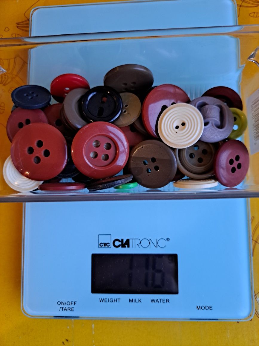 Botões Coloridos e de Vários Tamanhos - Perfeitos para Seus Projetos!