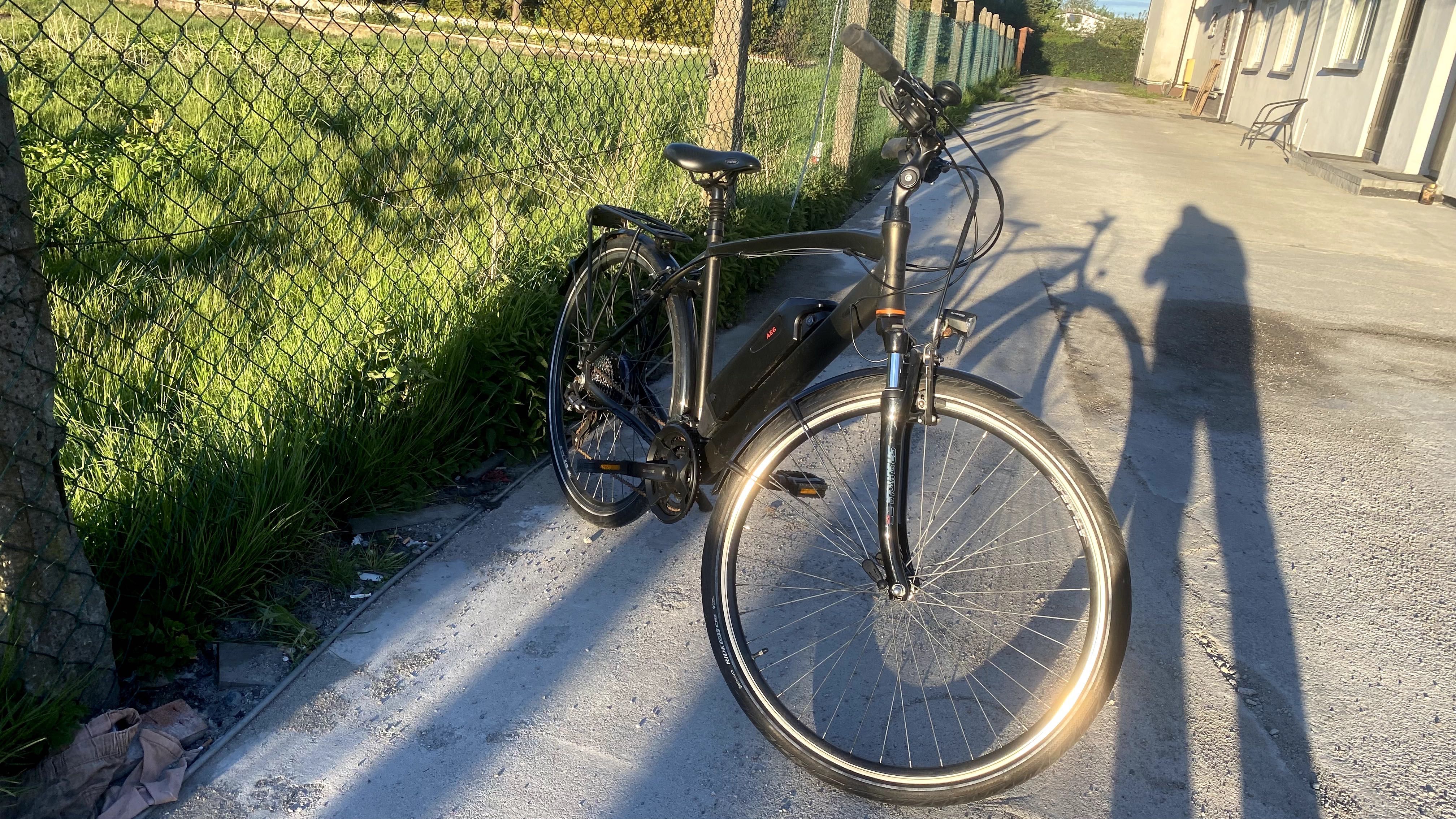 ROWER ELEKTRYCZNY trekingowy MĘSKI 28 treking WSPOMAGANIEM ramą 50