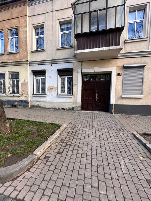 Оренда комерційного приміщення 30 м² на Ярослава Мудрого,16