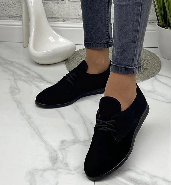 Жіночі туфлі оксфорди на низькій ході натуральна замша чорні