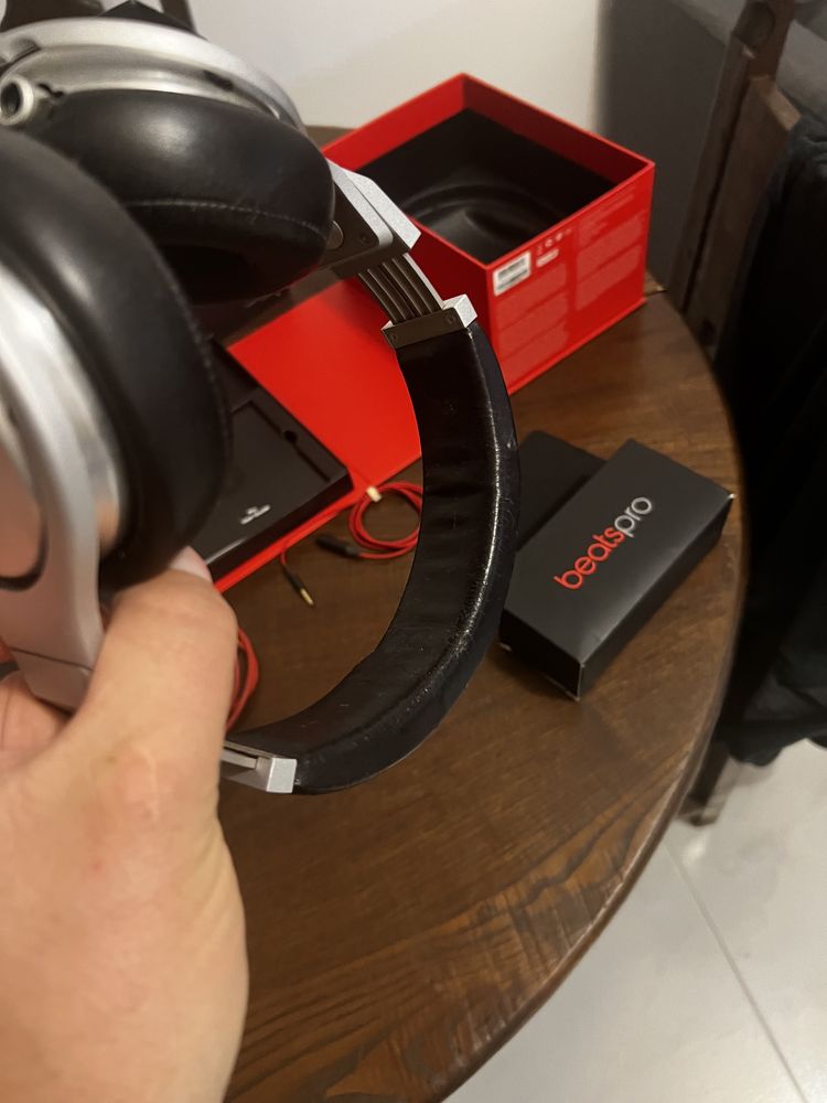 Beats  pro. Com mt pouco uso