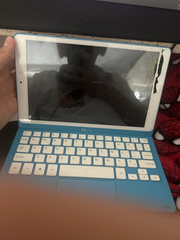 Kurio Tablet/Laptop z Windows – USZKODZONY