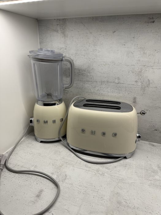 Toster smeg opiekacz beżowy srebrny nowoczesny