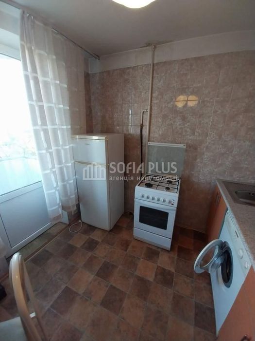 Срочно! 2к, Березняківська вул. 30а, недорого