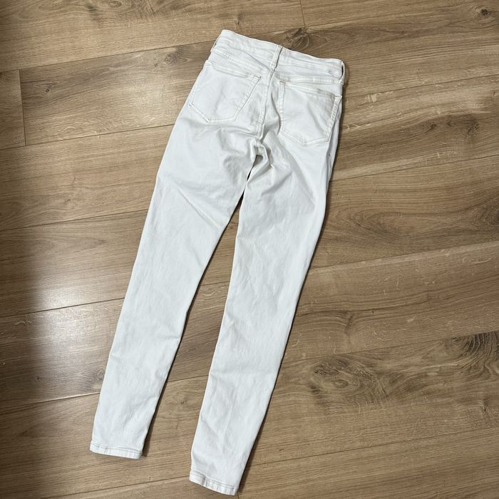Білі джинси S розміру