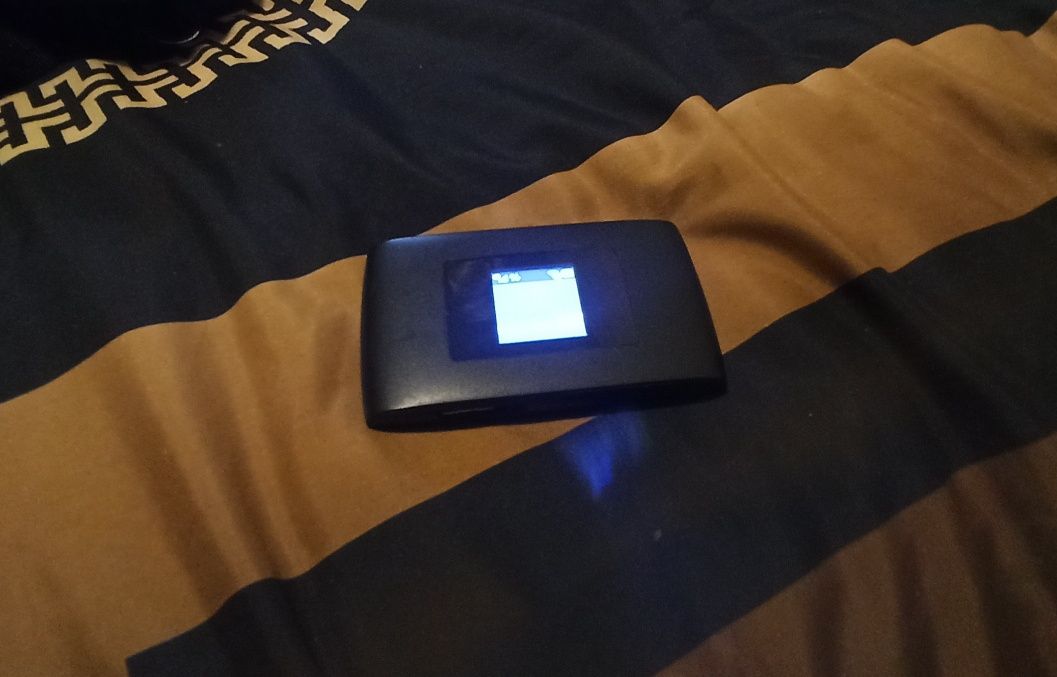 Router mobil preto