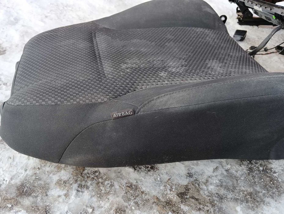 Деталі сидіння джета мк 6 2011-2018 ,є і другі запчастини