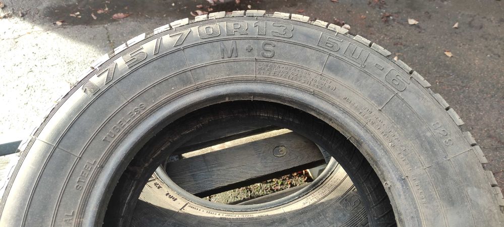 175/70/R13  шини зимові Мішелін і Росава