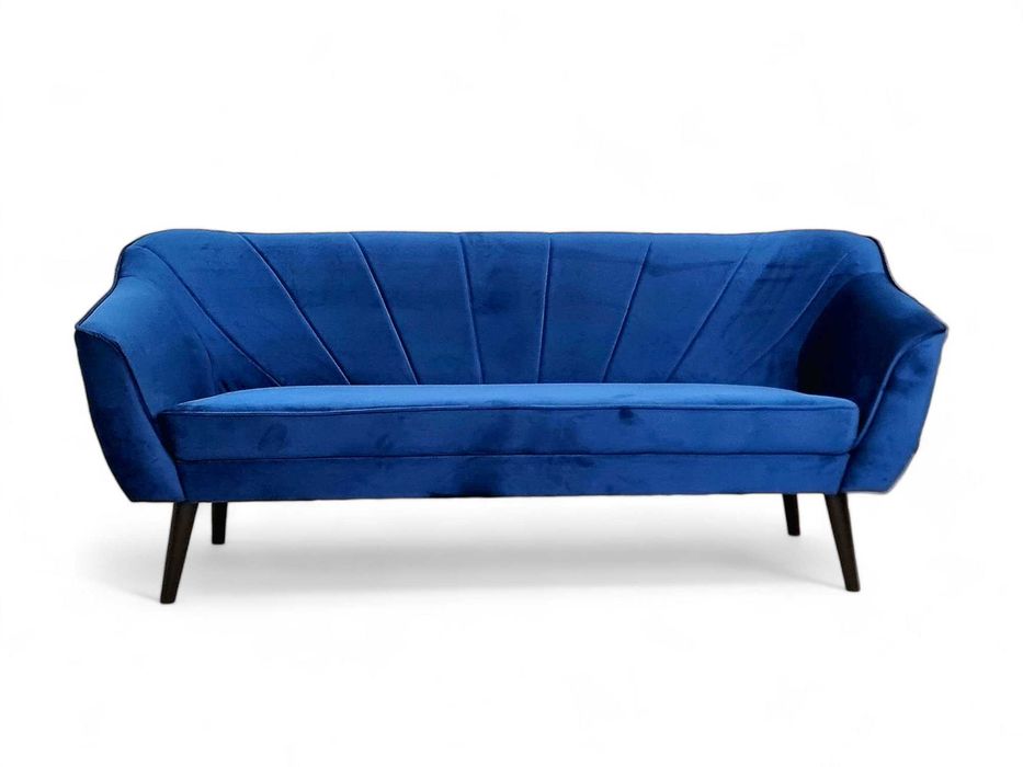 Sofa 3 osobowa na wysokich nogach. Styl skandynawski i nowoczesny.