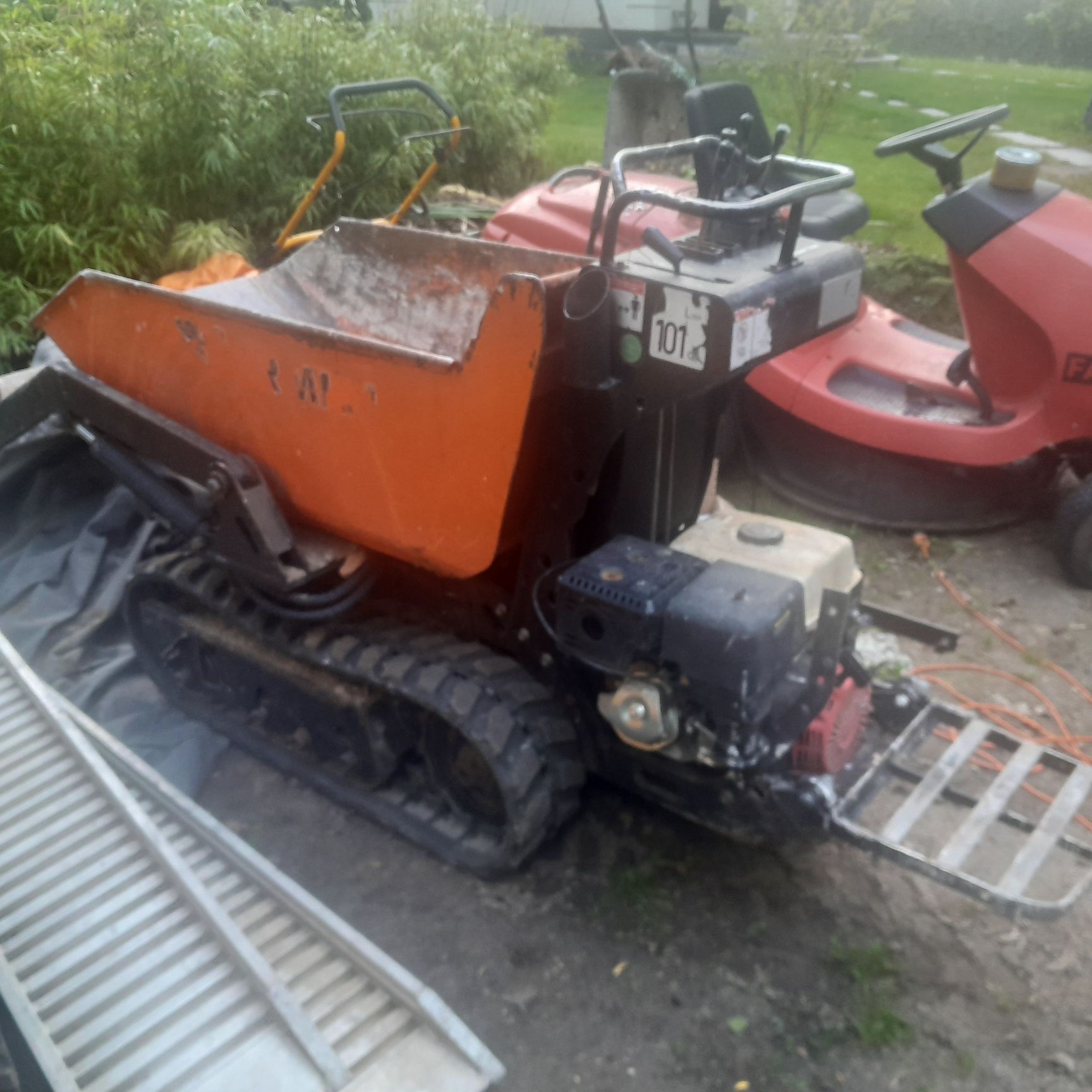 Taczka spalinowa Cormidi 800 kg wozidlo budowlane samozaladowcze