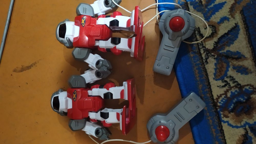 Роботы на пульте