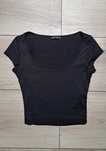 krótki crop top bershka