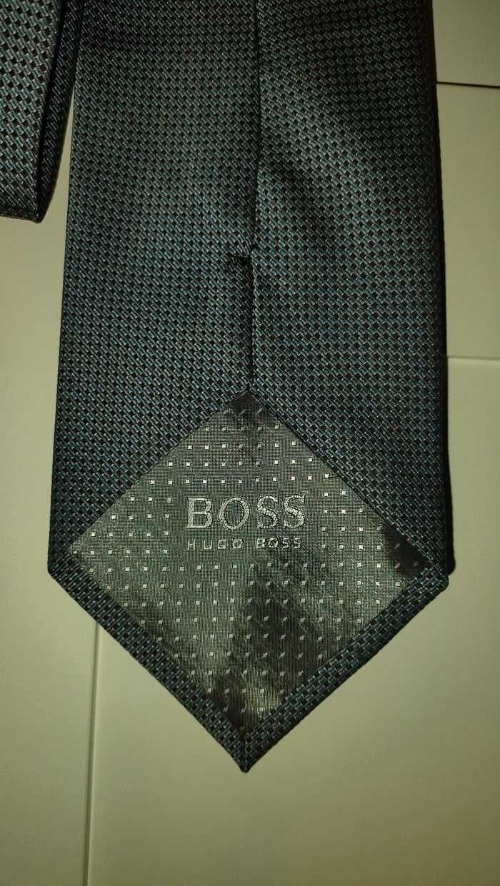 Jedwabny krawat Hugo Boss