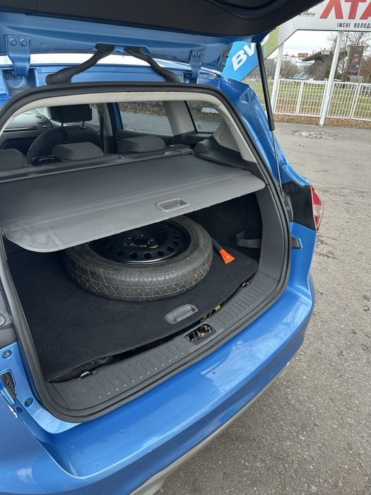 Ford Kuga бензин 2,5 2010 року