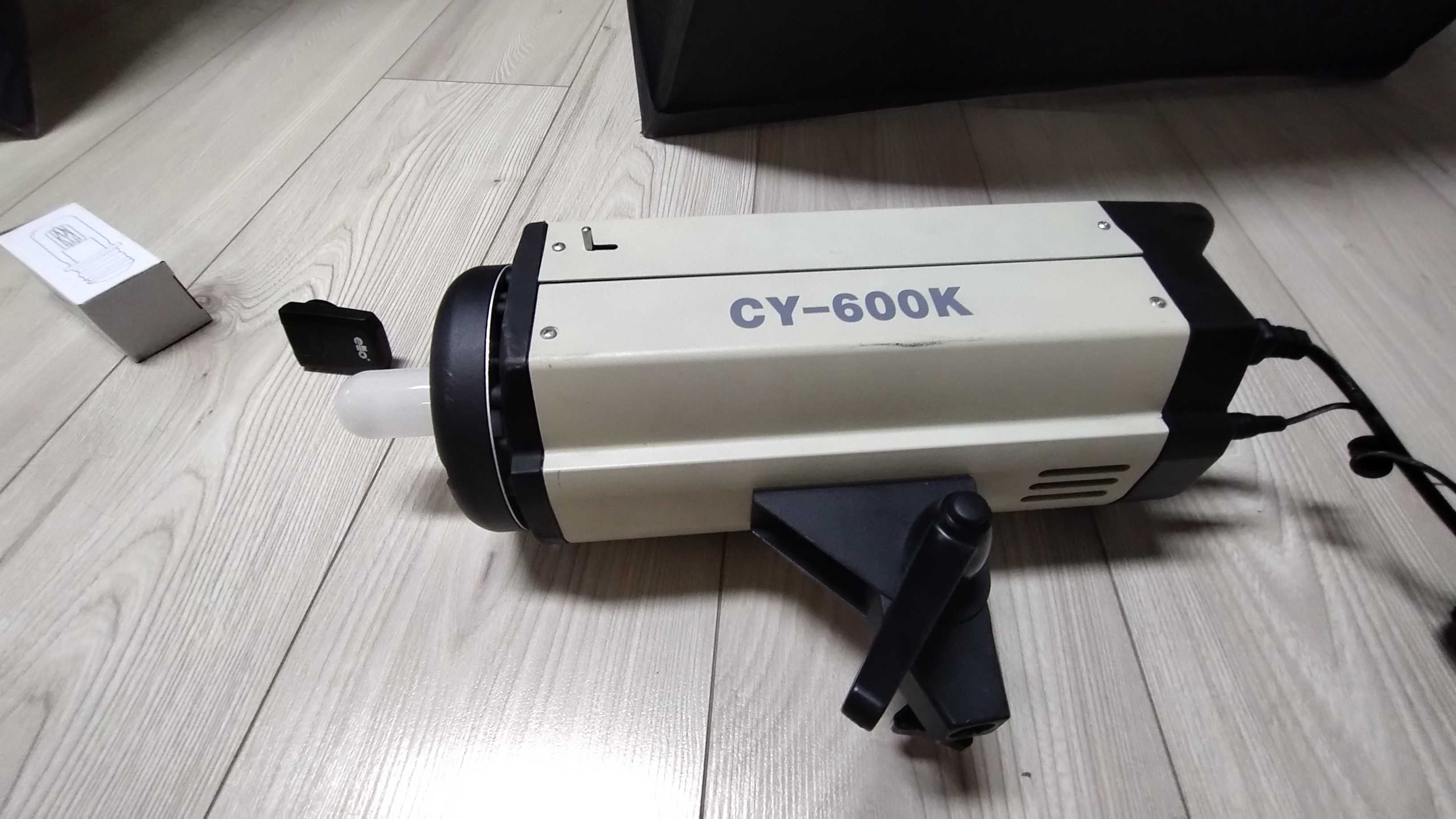2szt Lampa Studyjna CY-600K + wyzwalacze radiowe + 2szt Softbox 80x120