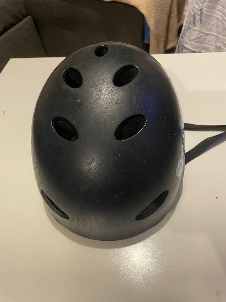 Capacete usado mas ainda funcional
