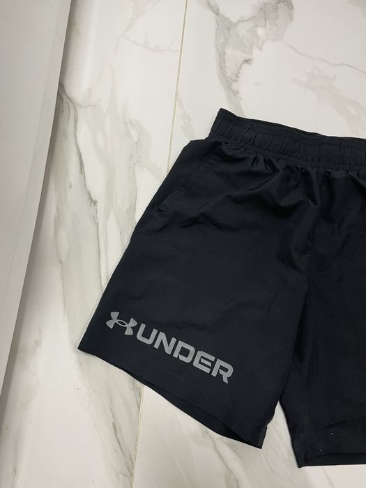 Чоловічі шорти M under armour оригінал бу