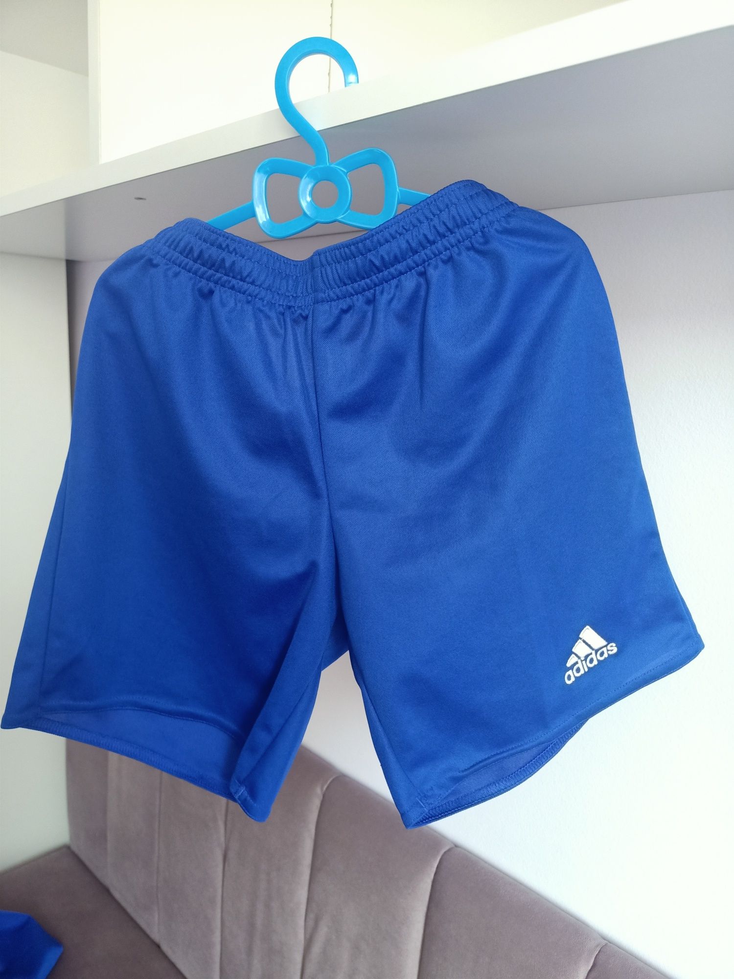 FC Mundialito, Adidas, zestaw, bluza, spodenki, getry, czapki komin