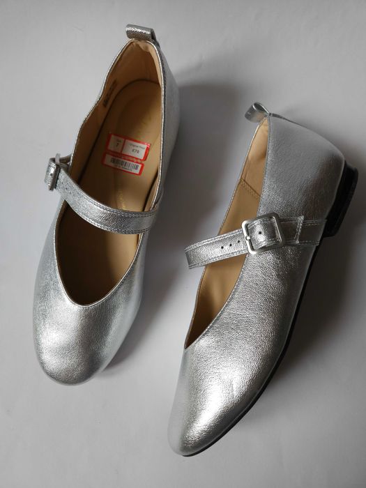 Жіночі туфлі mary jane, нові сріблясті туфлі clarks 41 розмір, балетки