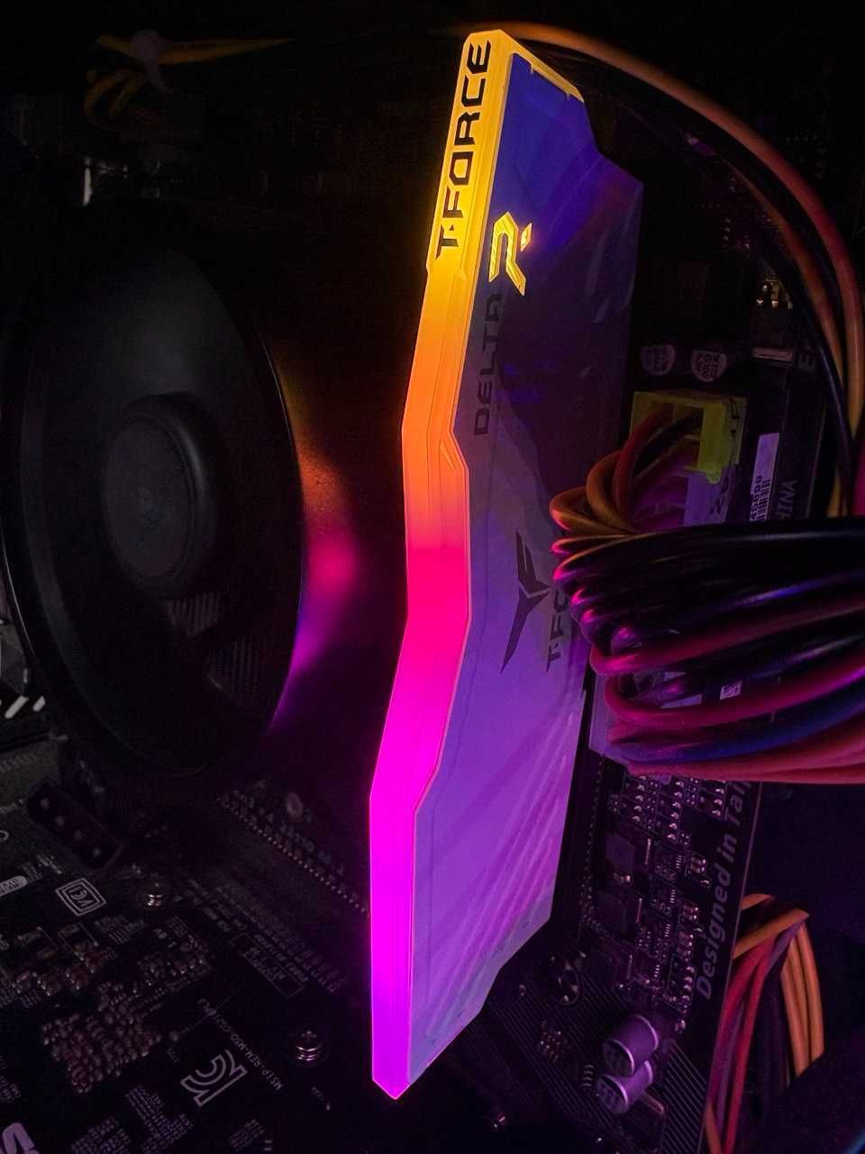 Оперативна пам’ять Team T-Force Delta RGB DDR4 16GB 2400MHz