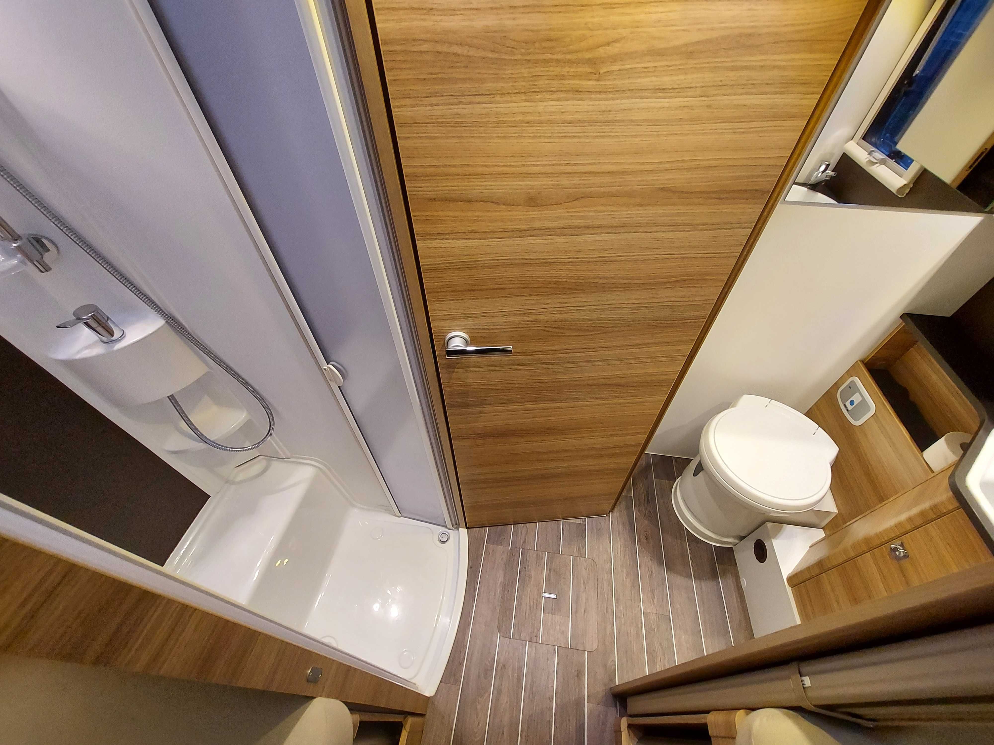 Adria Matrix 670 SL, 5 osobowy