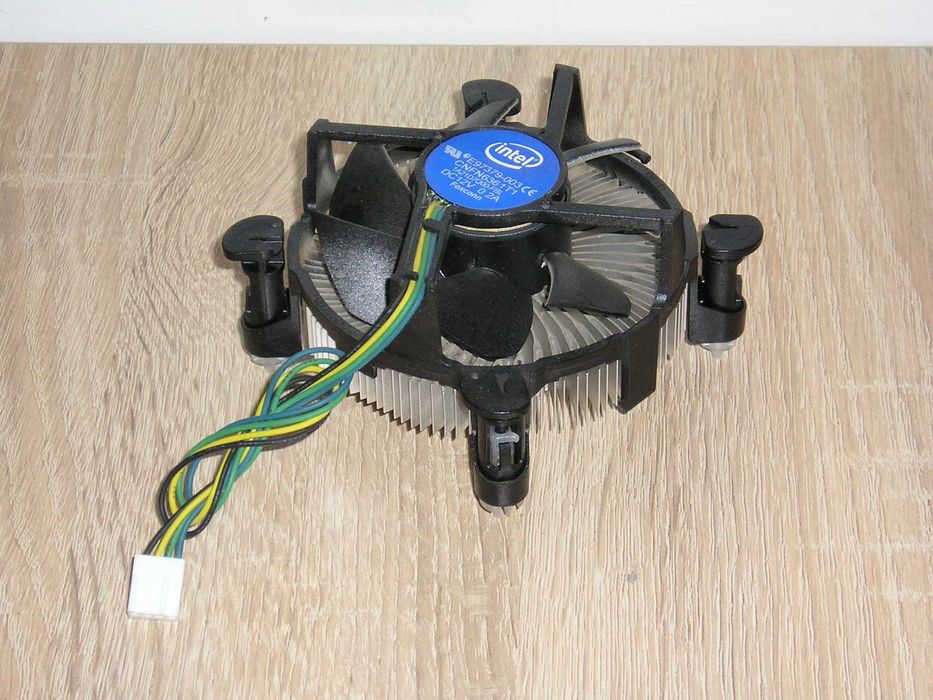 Боксовый кулер для процессора Intel®  (сокет 1151, 1150, 1156, 1155)